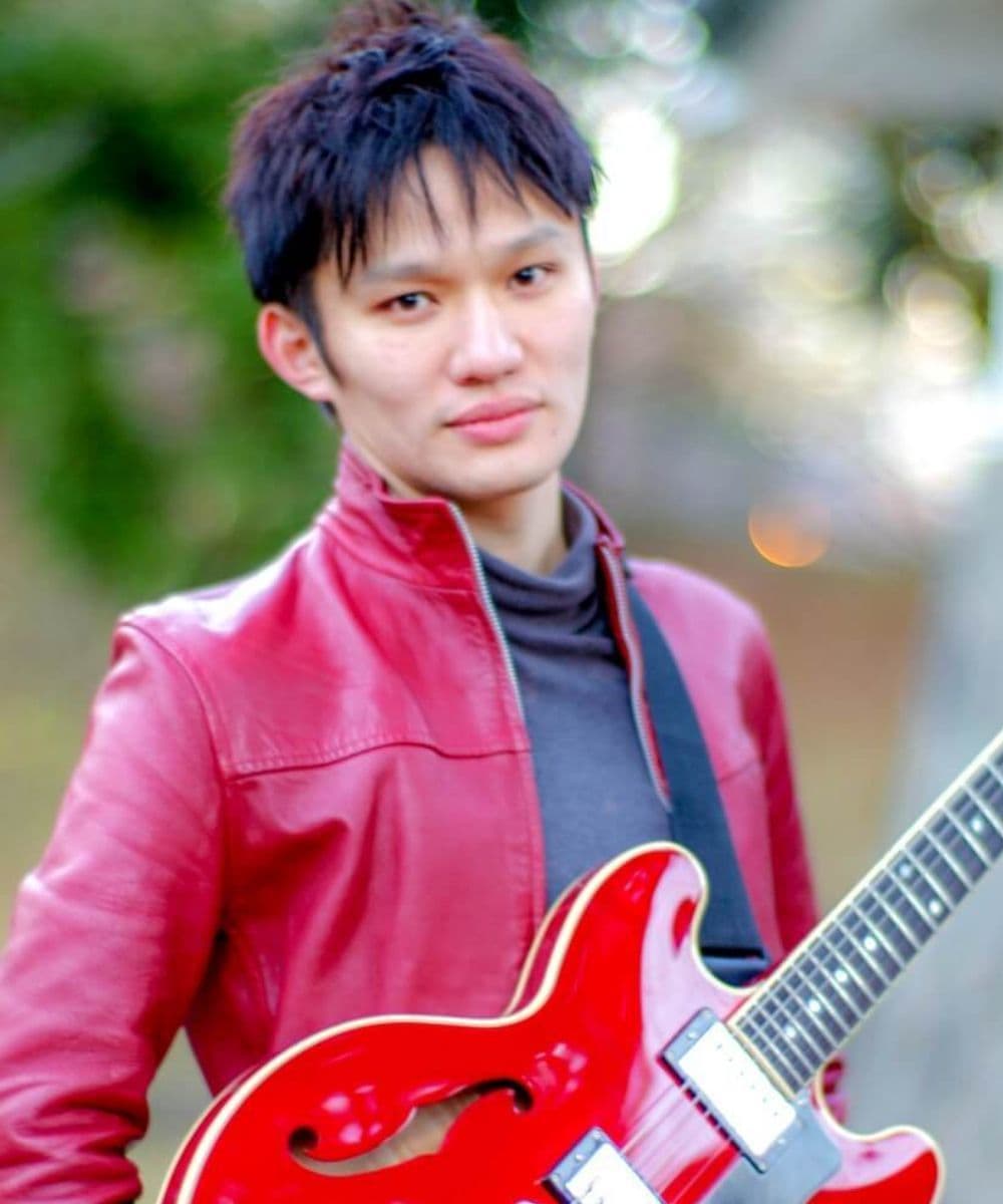 下田雄人  （ギター）